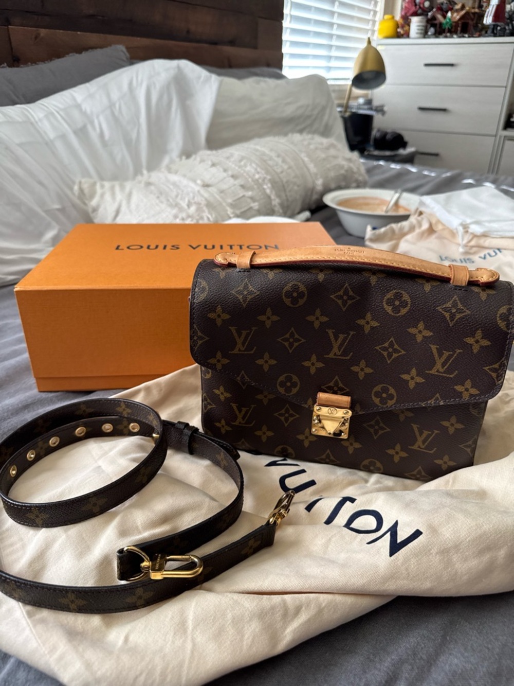 Louis Vuitton Monogram Crossbody with Gold Hardware - Brown/Tan